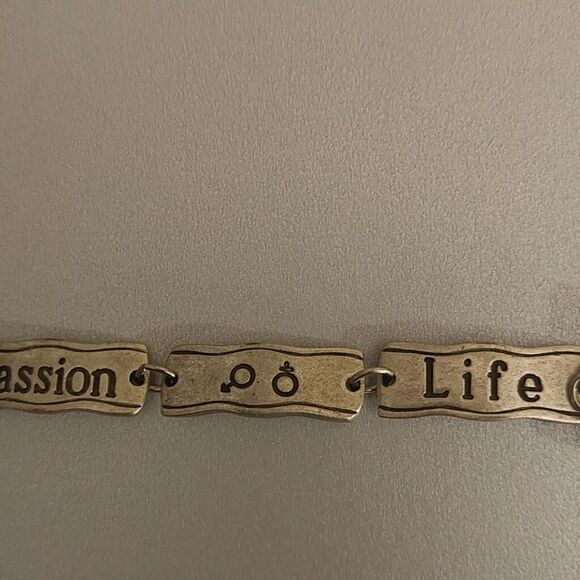 LADIES LIFE THEMED BRACELET  - Picture 4 of 4